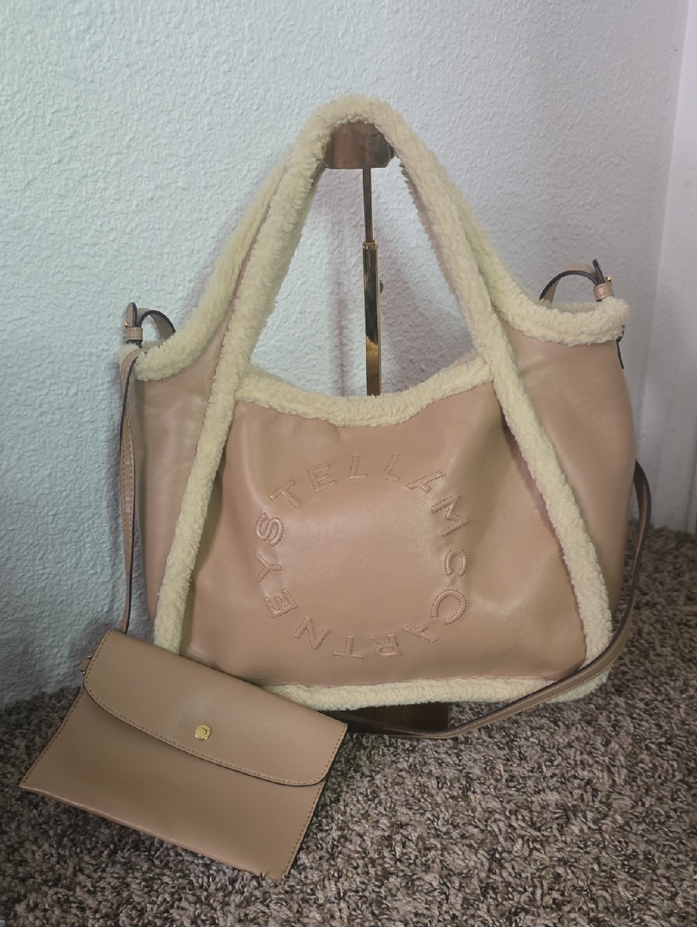 Stella McCartney Tan/Beige Faux Fur Shearling Sherpa Trim Tote W/ Pouch (NWOT)✨️